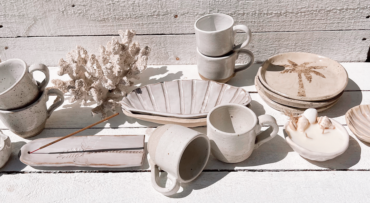 Seashell pinched ceramic soy candle | surf wax