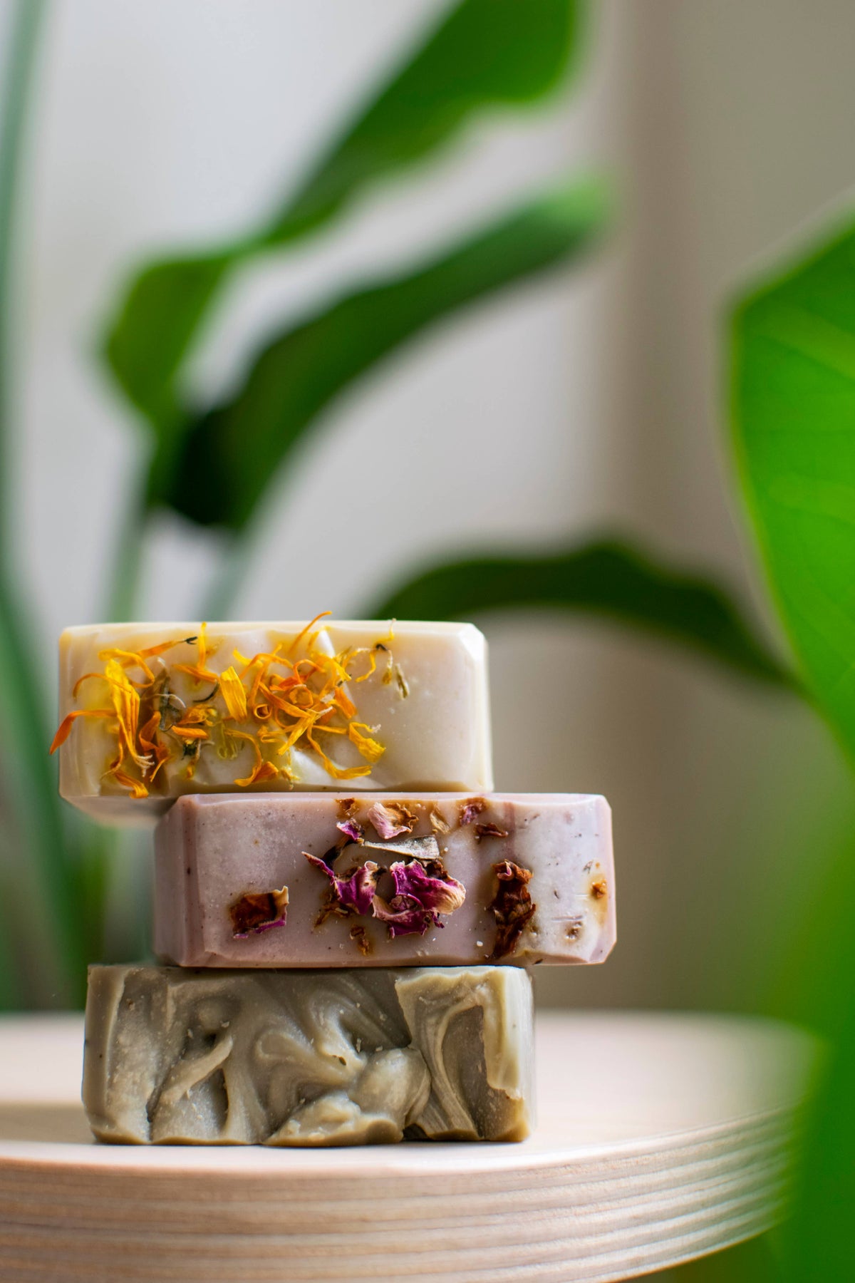 Natural Handmade Soap Bars: Goatsmilk oatmeal & lemongrass