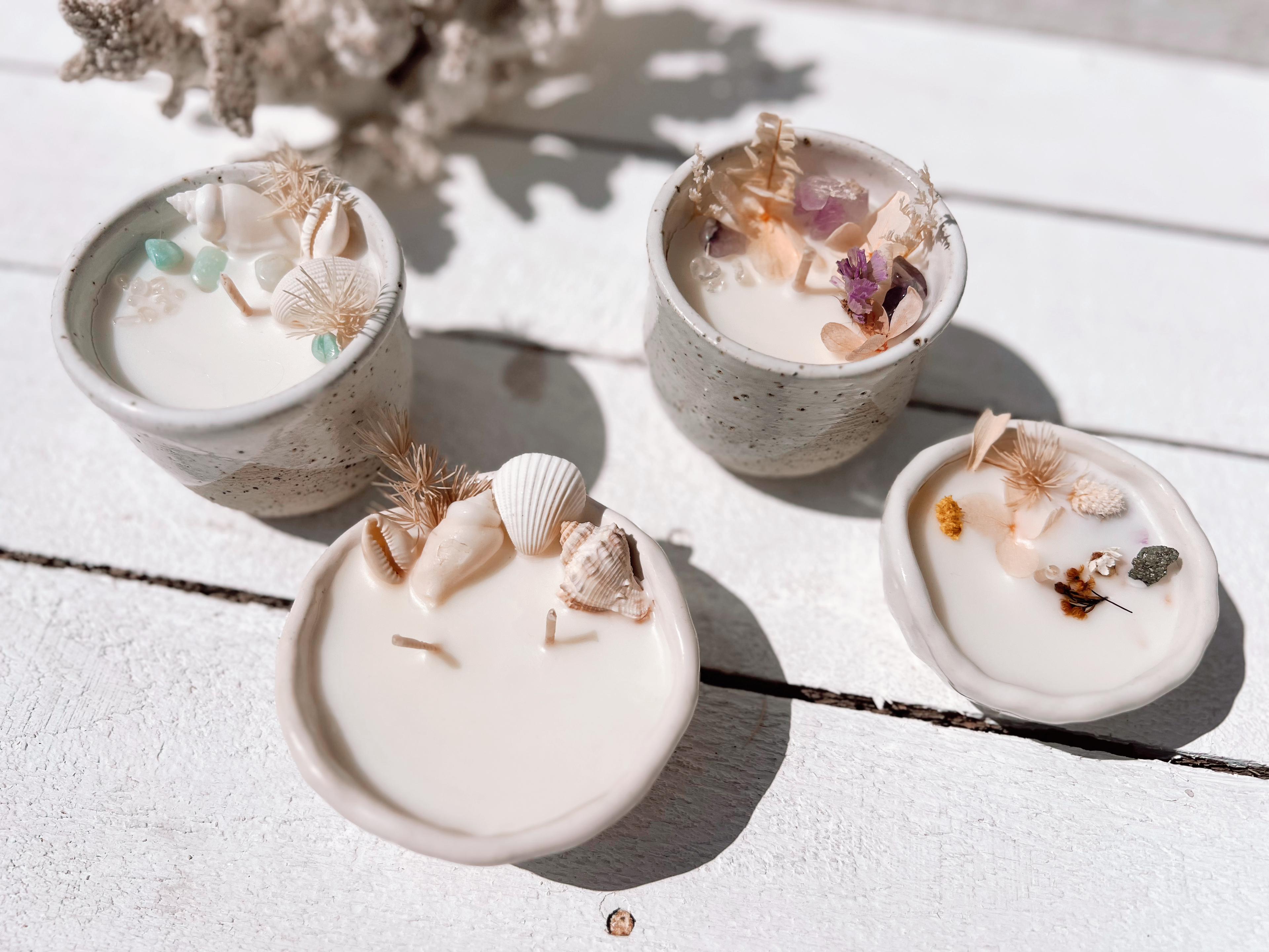 Seashell pinched ceramic soy candle | surf wax